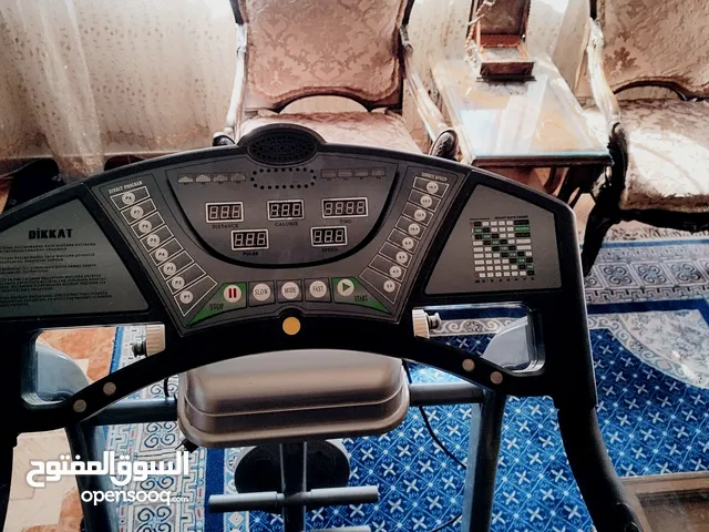 للبيع جهاز مشي كهربائي مستعمل استعمال خفيف