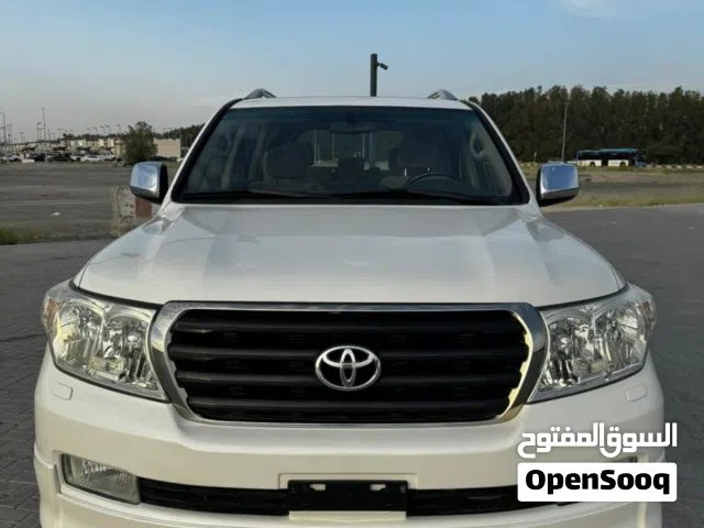 TOYOTA LAND CRUISER GRX MODEL 2009 PETROL CLEAN TITLE FULL OPTIONS GULF SPEACE