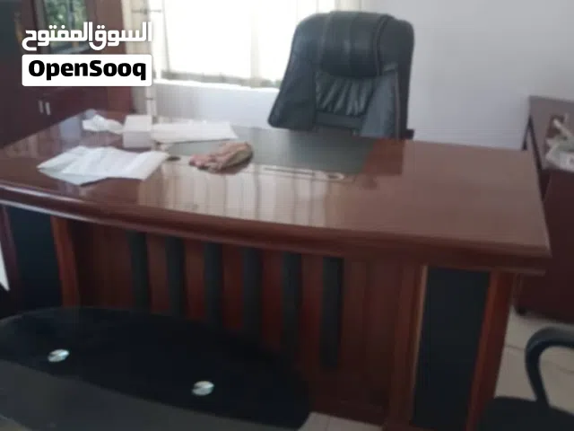 مكتب مدير عام فخم