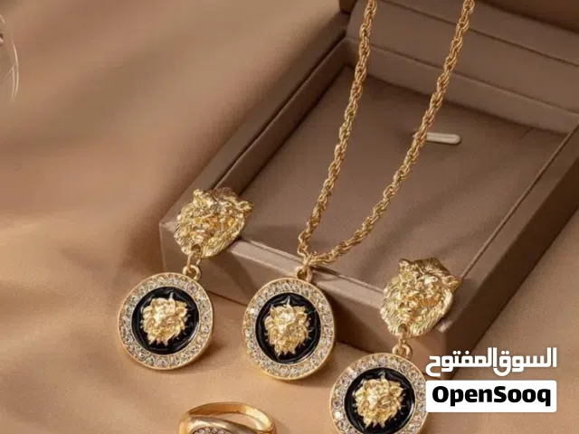 قلائد وعقود