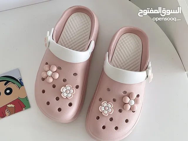 White Comfort Shoes in Qadisiyah