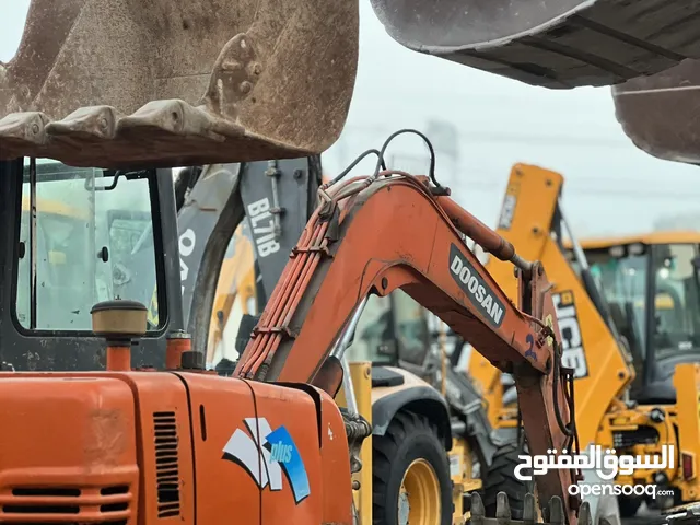 2009 Tracked Excavator Construction Equipments in Sharjah