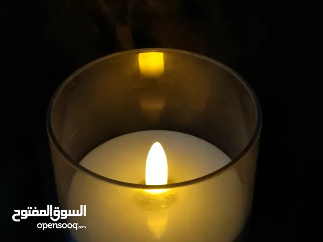 قطعتين ديكور للباك گراوند والمكتب شمعة واضائة
