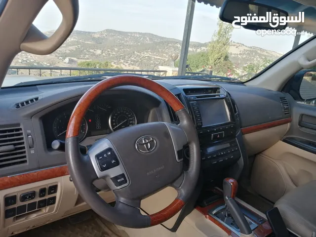 2015 تويوتا لاند كروزر GXR