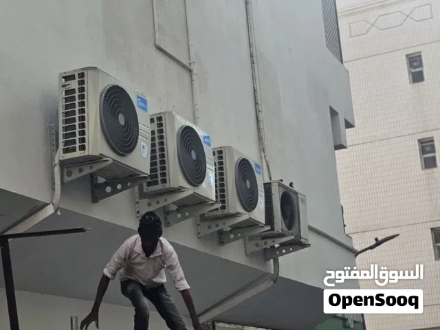 للبيع بناية استثمارية في أبوظبي  شارع حمدان