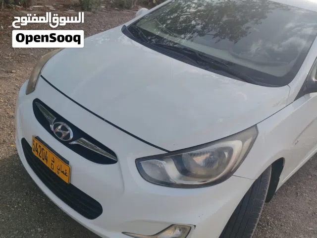 2012 هيونداي اكسنت SEL