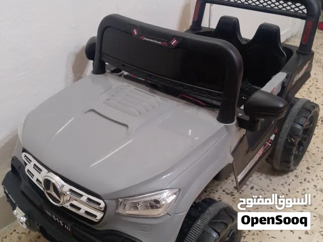 سياره اطفال كهربائيه للبيع