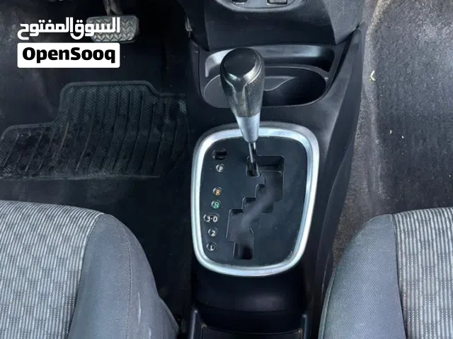 2017 تويوتا يارس E