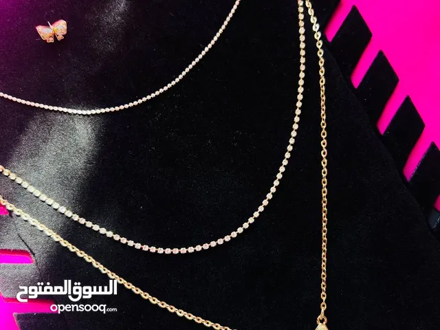 اساور وقلائد وسيتات واكسسسوارات شعر ومحابس وحلق بألفين دينار بس