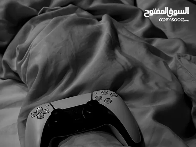 قير سوني 5 بحاله ممتازه جدا مستعمل اسبوع فقط السعر قابل لتفاوض