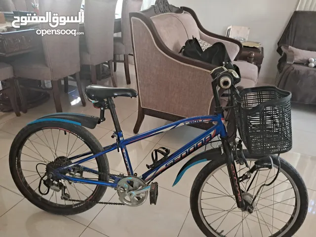 بسكليت هوائي عدوا عده غيارات والموديل 2024 ما هو سعره 120 دينار بس انا انه مستعمل خليته 60