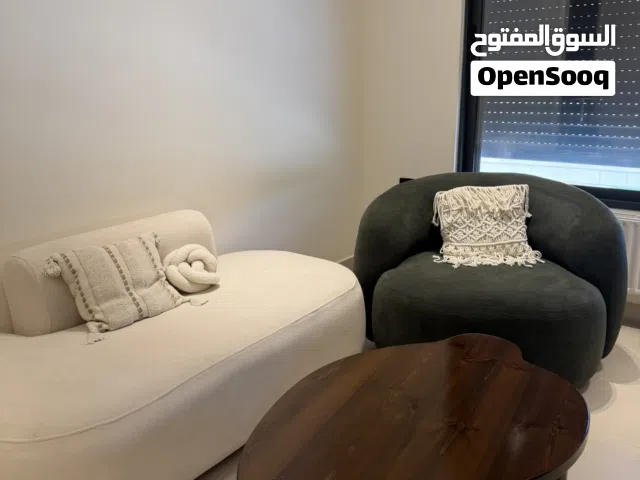 كورنر كنب وطاولة