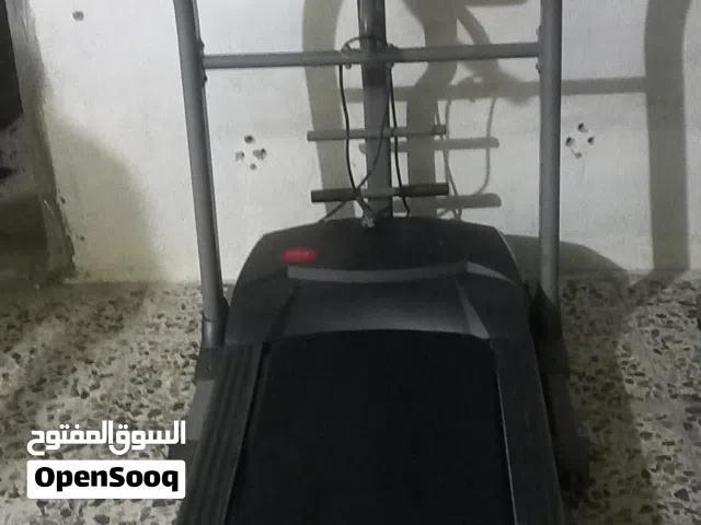 جهاز جري استخدام منزلي نضيف جدا وزن يتحمل 200 كيلو