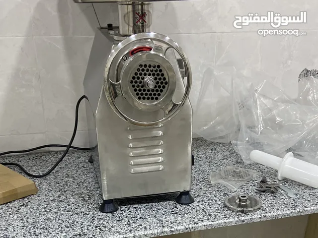 ماكينة طحن بحالة ممتازة للبيع