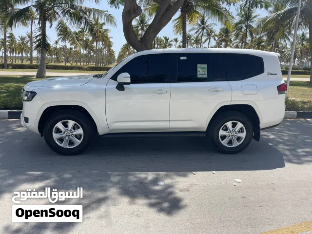 لاندكروزر بهوان موديل 2023 السياره من دون حوادث ولا صبغه ماشالله بحالة الوكالة في قمة النظافة