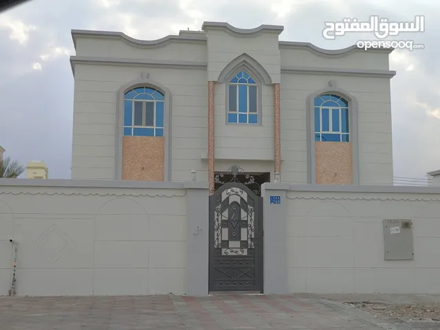 فيلا منزل طابقين في العامرات في بداية النهضة خلف مسجد خالد بن الوليد مباشرةً