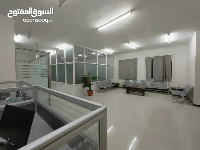 عرطه العرطات رمركز تدريب للبيع مجهز كامل بكافة معدات والاجهزه التدريبيه