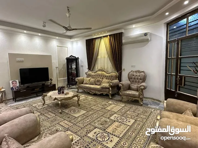 200 m2 4 Bedrooms Townhouse for Sale in Baghdad Kadhimiya