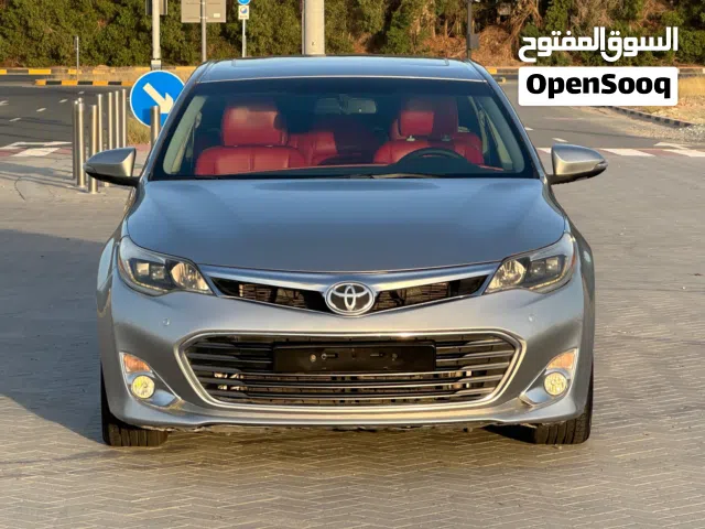 2015 تويوتا افالون SE Plus