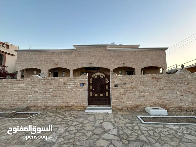 560m2 More than 6 bedrooms Townhouse for Sale in Muscat Amerat