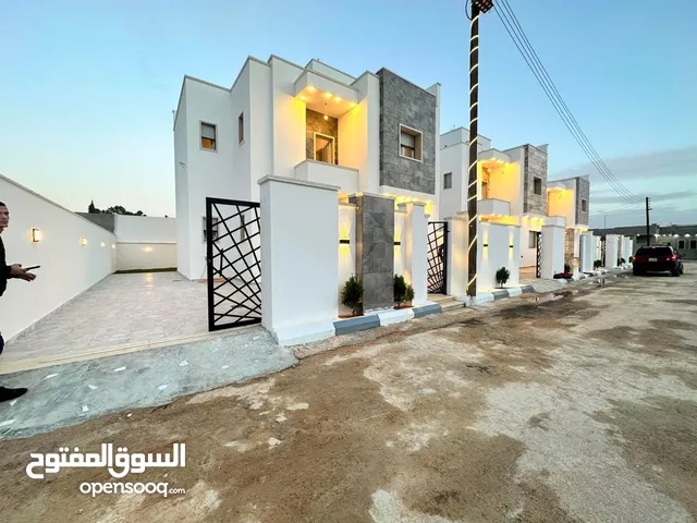 225 m2 4 Bedrooms Townhouse for Sale in Tripoli Ain Zara