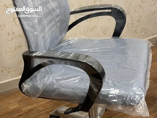 كرسي مكتب جديد ب افضل المواصفات ب لون عصري