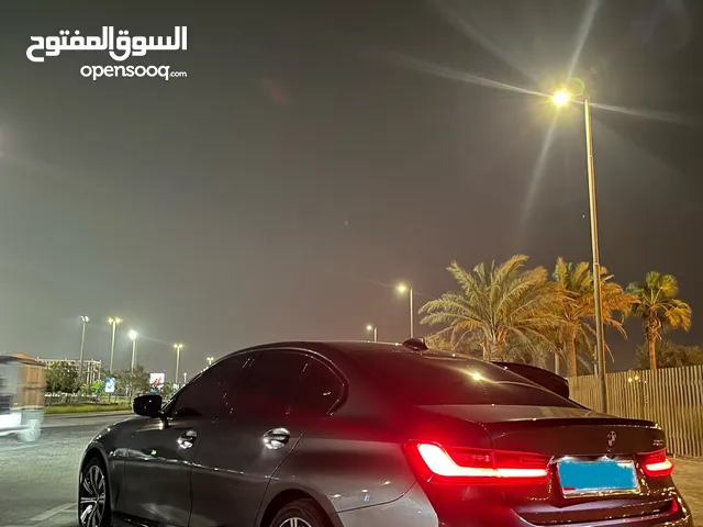 BMW 320i موديل 2020 ماشي 87000 كم فل مواصفات خليجي بحاله الوكاله