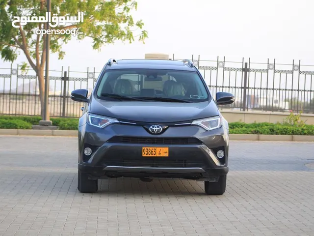 Used Toyota RAV 4 in Al Dakhiliya