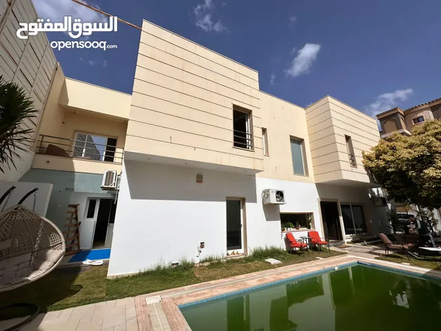 320 m2 4 Bedrooms Villa for Sale in Tripoli Al-Seyaheyya