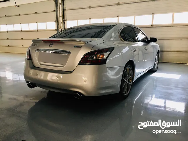 nissan maxima 2012
