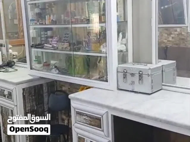كاونتر وخزانة عرض صالون تجميل