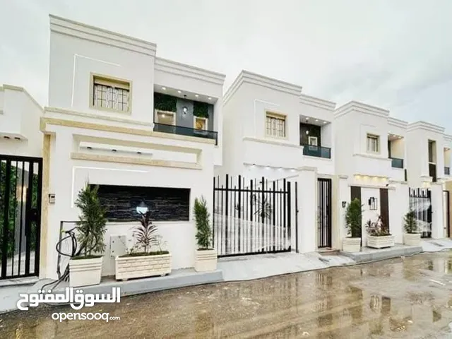 280 m2 3 Bedrooms Townhouse for Sale in Tripoli Ain Zara