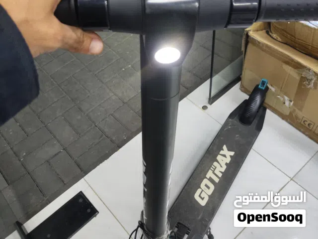 اسكوتر جوتراكس كهربائي سرعة قصوى 25ك Gotrax electric scooter, maximum speed 25 km/h