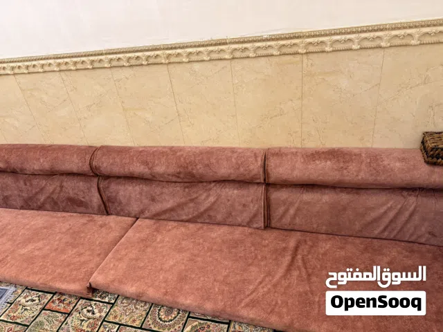 ديوان مستعمل نظيف جداً