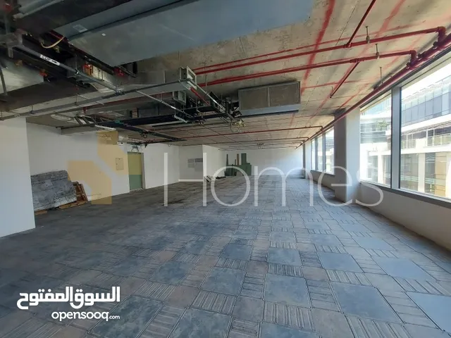 مكتب طابق رابع بموقع استراتيجي للبيع في العبدلي، بمساحة 265م