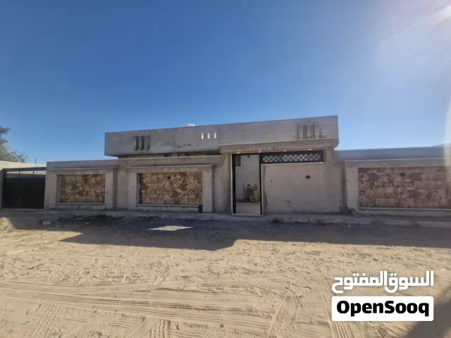 255 m2 5 Bedrooms Townhouse for Sale in Tripoli Ain Zara