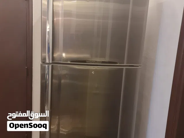 ثلاجة للبيع بداعي السفر مستعجل