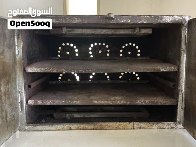 أغراض منزل متنوعه فرن خبيز - طبق دش - طربيزه