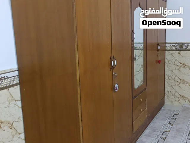 كنتور ملابس مستعمل