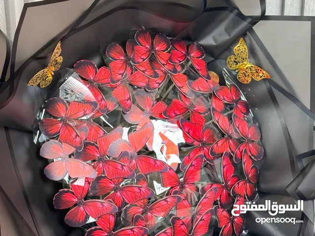 *-مابعد عيوَنها غزل ولّا بعد ضحكتِها حب. باقة فراشات مضيئه 30 فراشة بالإضافة لباقة كاندي ل