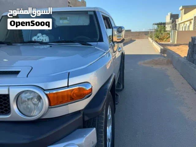 Used Toyota FJ in Tripoli