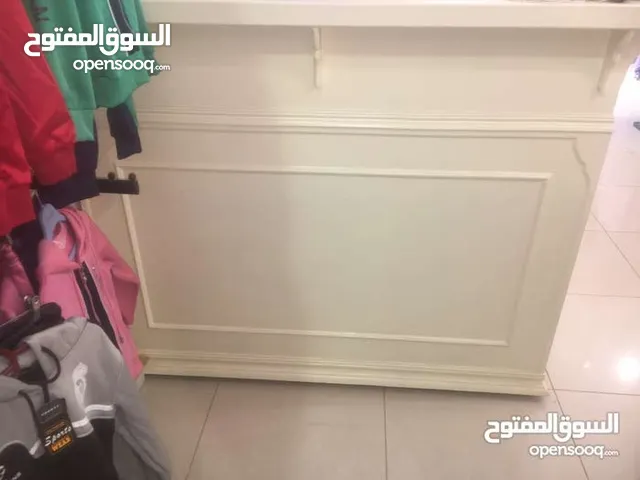 كاصه أو بنك تجاري لوح مزوق ابيض تشطيب ممتاز شبه جديد