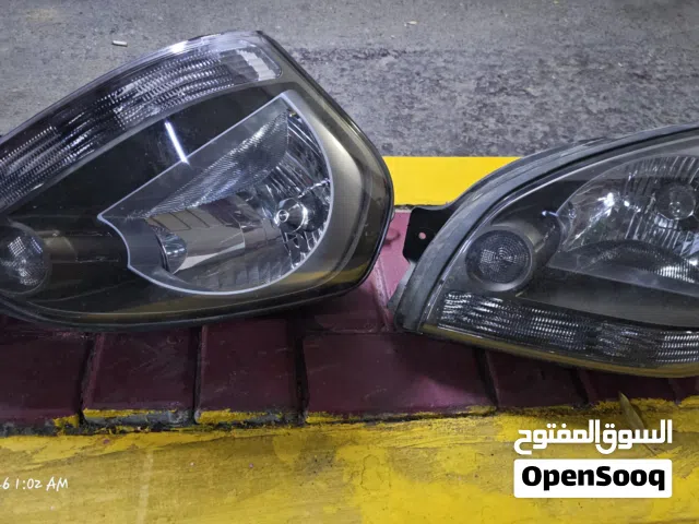 مصابيح امامية لسيارة هيونداي توسان 2009