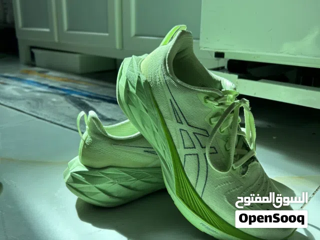 Asics NovaBlast 4 Running Shoes Illuminate Green EURO 40