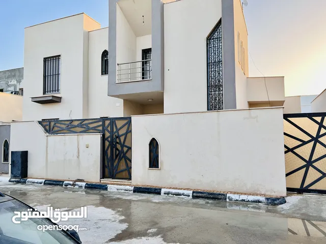 230 m2 4 Bedrooms Townhouse for Sale in Tripoli Khallet Alforjan