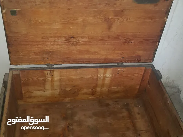 صندوق خشبي كبير