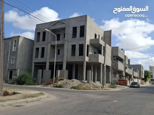 عقار مبنى سكني إستثماري للبيع - مصراتة - تفرع شارع طرابلس - بالقرب من مسجد أبوشعالة - 250م2 - مسقوف