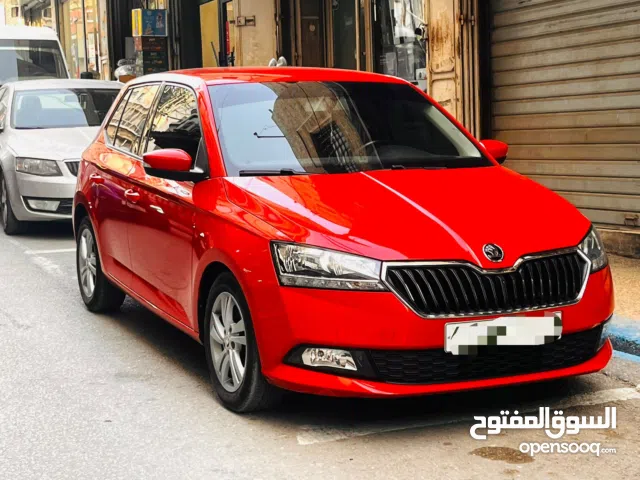 سكودا فابيا موديل 2021 ب الرخصة اصل اوتوماتيك دهان شركة ولا غرام بويا عداد 30 الف بحالة الوكالة