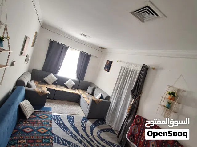شقة مفروشه مؤقت غرفة وصاله واسعة حولي شارع شرحبيل عالرئيسي