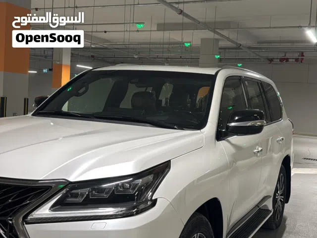 للبيع لكزس ستيشن LX570 2018 ابيض لؤلوي من داخل ماروني